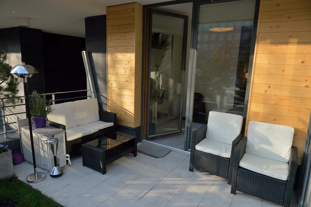 Garden Apartment Cracow- Shopping Mall 1Min, Underground Parking, Family Friendly, City Center Cracóvia Exterior foto