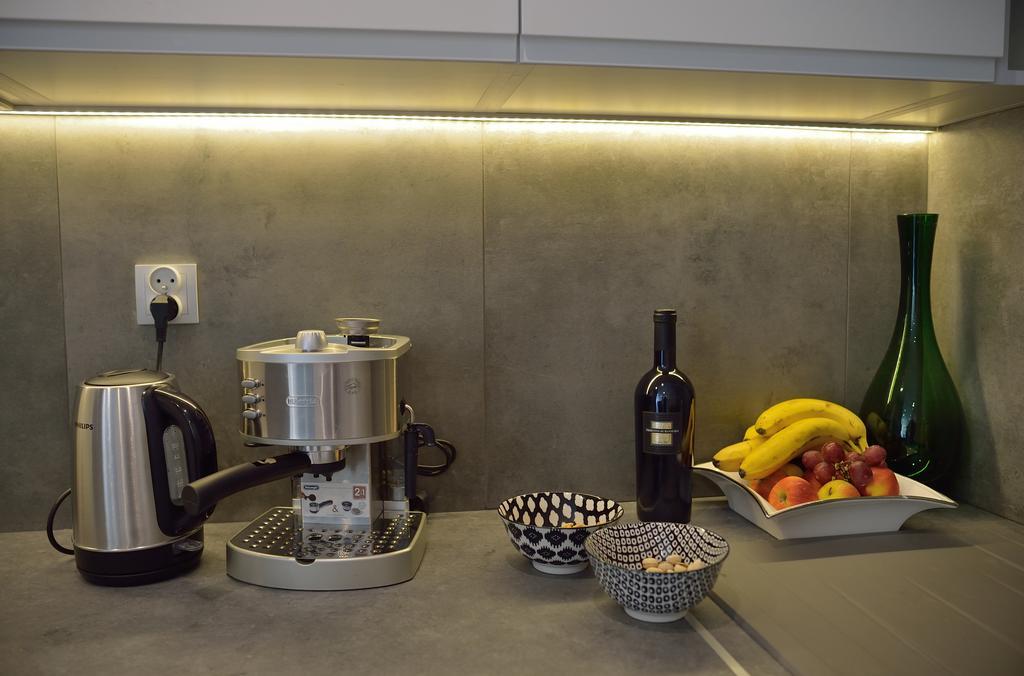 Garden Apartment Cracow- Shopping Mall 1Min, Underground Parking, Family Friendly, City Center Cracóvia Exterior foto