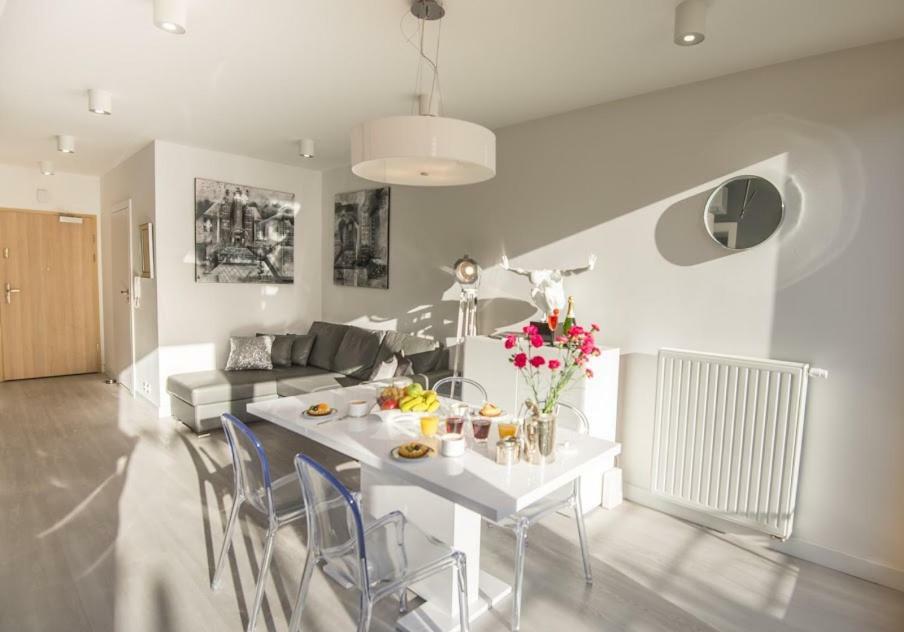 Garden Apartment Cracow- Shopping Mall 1Min, Underground Parking, Family Friendly, City Center Cracóvia Exterior foto