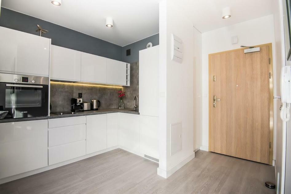 Garden Apartment Cracow- Shopping Mall 1Min, Underground Parking, Family Friendly, City Center Cracóvia Exterior foto
