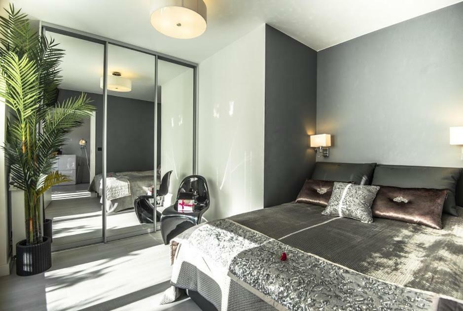Garden Apartment Cracow- Shopping Mall 1Min, Underground Parking, Family Friendly, City Center Cracóvia Exterior foto
